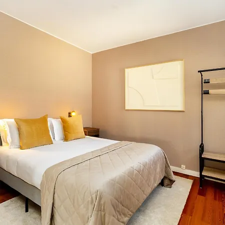 Whome Modern Flat In Apartment *