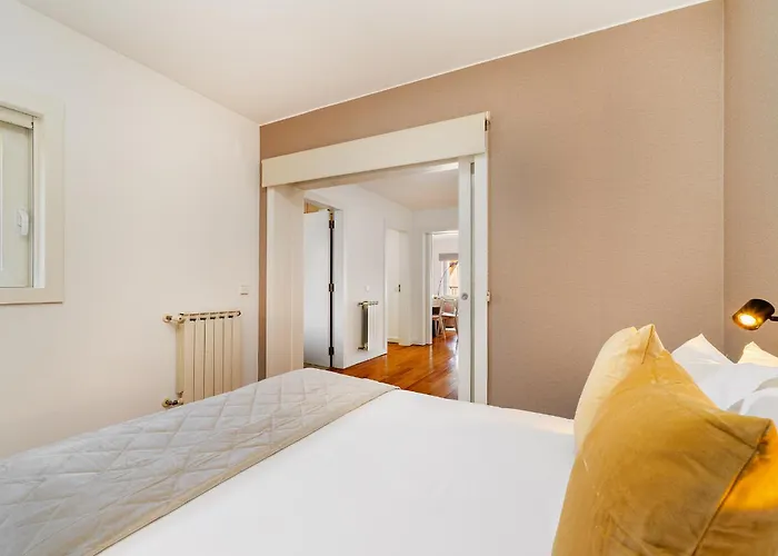 Whome Modern Flat In *